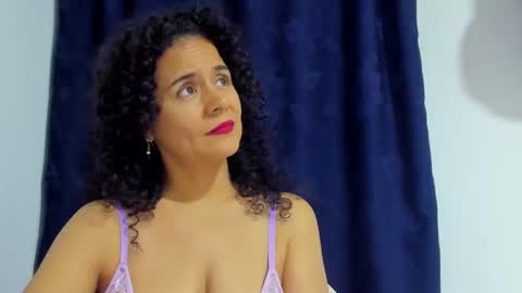 Snapshot of samm_hoti chatting on 12/13/24, 12:09 sam online show from 12/13/24, 12:09