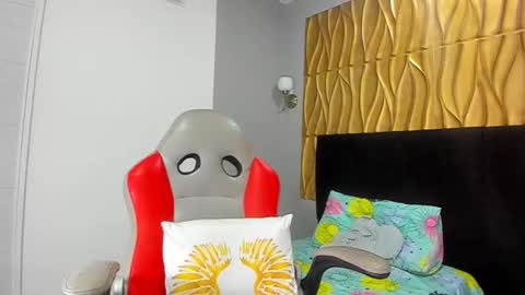 Samantha online show from 11/17/25, 03:18