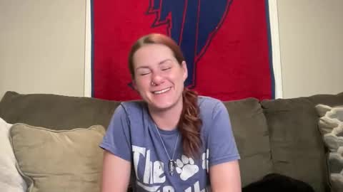 Snapshot of sammieplays chatting on 03/26/26, 10:04 Playful Sammie online show from 03/26/26, 10:04