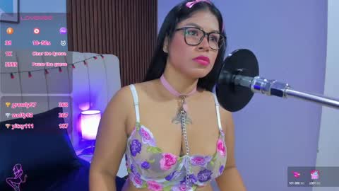 Snapshot of sammy__evanns chatting on 02/03/25, 03:53 Sammy Evanns online show from 02/03/25, 03:53