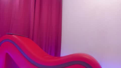 Snapshot of sammy_and_mike_ls chatting on 11/20/25, 11:43 Sophie y Mark online show from 11/20/25, 11:43