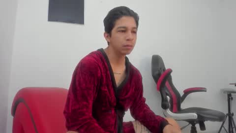 Snapshot of sammy_and_mike_ls chatting on 02/05/26, 10:42 Sophie y Mark online show from 02/05/26, 10:42