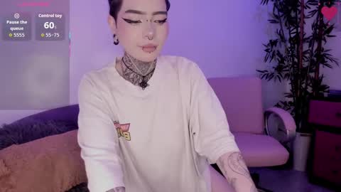 Samantha online show from 10/18/25, 01:41