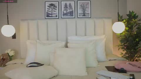 Snapshot of sammy_hamilton chatting on 06/27/26, 01:21 Ana online show from 06/27/26, 01:21