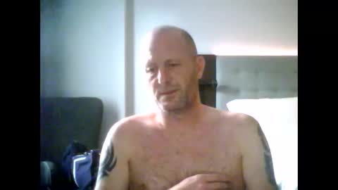 Snapshot of sammyb1821 chatting on 04/13/26, 03:28 sammyb1821 online show from 04/13/26, 03:28