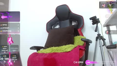 Snapshot of sammyevanss__ chatting on 01/11/25, 08:21 SAMMY online show from 01/11/25, 08:21