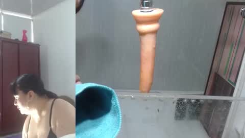 Snapshot of sammyevanss__ chatting on 12/17/25, 12:22 SAMMY online show from 12/17/25, 12:22