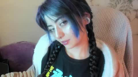   online show from 12/23/25, 06:33