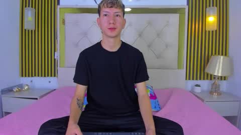 Snapshot of sammysex_ chatting on 11/25/25, 06:46 SAMMY online show from 11/25/25, 06:46