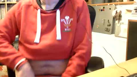 Snapshot of samsenior70 chatting on 11/26/25, 12:11 Sam online show from 11/26/25, 12:11