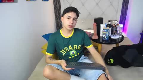 Snapshot of samu_foxxx chatting on 03/24/26, 08:25 SAMU online show from 03/24/26, 08:25