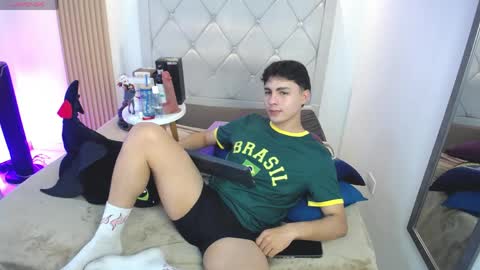 Snapshot of samu_foxxx chatting on 04/21/26, 08:44 SAMU online show from 04/21/26, 08:44