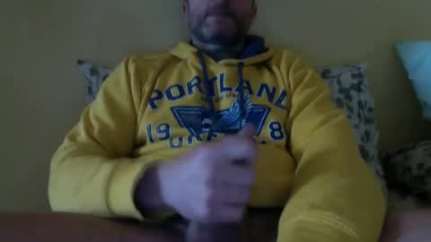 Snapshot of samuel802984 chatting on 01/15/25, 09:24 Samuel online show from 01/15/25, 09:24