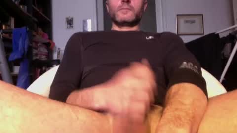 Snapshot of samuel802984 chatting on 02/19/25, 02:01 Samuel online show from 02/19/25, 02:01