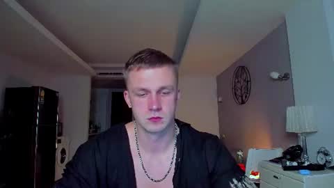 Snapshot of samuel_andrew chatting on 06/21/26, 02:14 Samuel online show from 06/21/26, 02:14