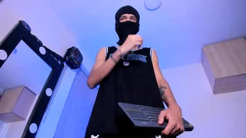   online show from 09/20/25, 10:44