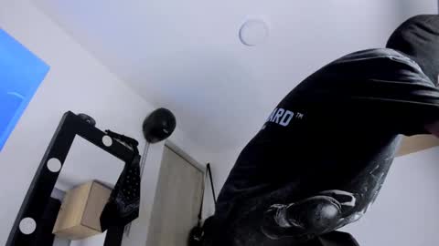   online show from 10/07/25, 04:53