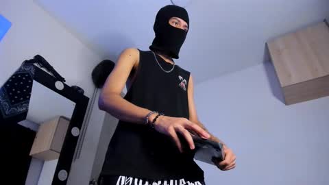   online show from 10/24/25, 06:54