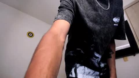 Snapshot of samuel_suarez chatting on 03/14/26, 10:15 online show from 03/14/26, 10:15