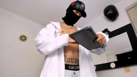 Snapshot of samuel_suarez chatting on 04/05/26, 10:29 online show from 04/05/26, 10:29