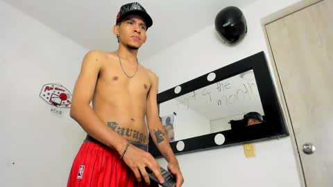 Snapshot of samuel_suarez chatting on 04/28/26, 01:48 online show from 04/28/26, 01:48