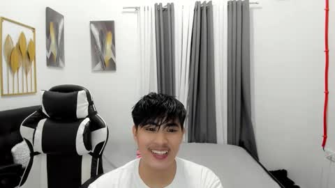 Snapshot of samuelangelo chatting on 03/03/26, 01:17 Sam online show from 03/03/26, 01:17