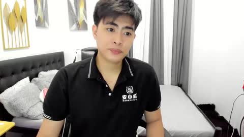Snapshot of samuelangelo chatting on 03/31/26, 10:59 Sam online show from 03/31/26, 10:59