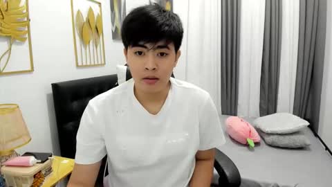 Snapshot of samuelangelo chatting on 04/15/26, 08:32 Sam online show from 04/15/26, 08:32