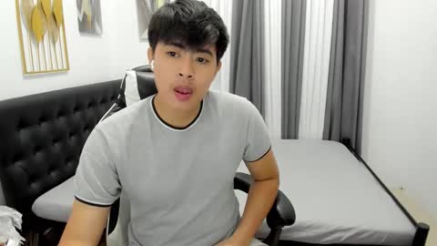 Snapshot of samuelangelo chatting on 05/29/26, 04:27 Sam online show from 05/29/26, 04:27
