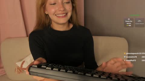 Snapshot of samy_bae chatting on 12/31/24, 12:43 Samantha online show from 12/31/24, 12:43