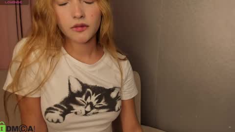 Snapshot of samy_bae chatting on 02/24/25, 09:31 Samantha online show from 02/24/25, 09:31