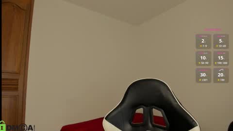 Snapshot of samy_bae chatting on 12/13/25, 11:21 Samantha online show from 12/13/25, 11:21