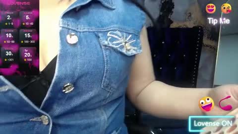 Snapshot of samy_collen_v chatting on 05/10/26, 01:27 Samy online show from 05/10/26, 01:27