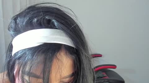 Snapshot of samy_jonnes_ chatting on 01/10/25, 12:17 Hello I am absent due to a family calamity I will return soon-hola estoy ausente por un problema familiar volvere pronto. online show from 01/10/25, 12:17