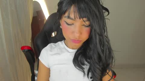 Snapshot of samy_jonnes_ chatting on 02/23/25, 05:12 Hello I am absent due to a family calamity I will return soon-hola estoy ausente por un problema familiar volvere pronto. online show from 02/23/25, 05:12