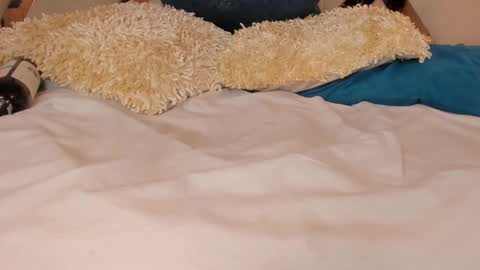 Find me at  when im offline here. online show from 01/10/25, 07:21