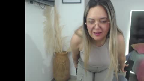 samy_vsn online show from 11/09/25, 07:56