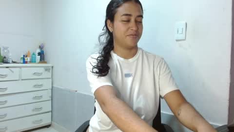 Snapshot of samyathome chatting on 04/13/26, 01:49 Samy nice too meet u online show from 04/13/26, 01:49