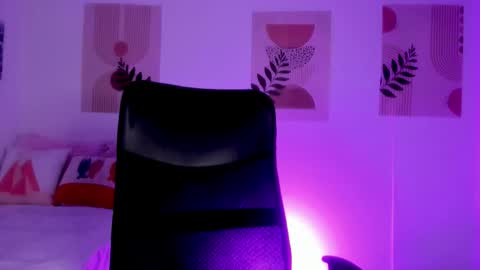 Snapshot of samylewis4_20 chatting on 11/28/25, 05:43 sammy online show from 11/28/25, 05:43