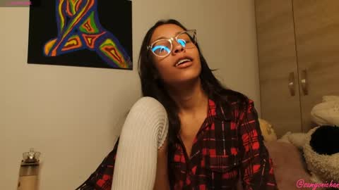 Snapshot of samyonichan chatting on 12/26/24, 05:37 Special show on 17 december and 23 UwU online show from 12/26/24, 05:37