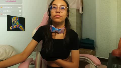 Snapshot of samyonichan chatting on 01/06/25, 07:31 Special show on 17 december and 23 UwU online show from 01/06/25, 07:31