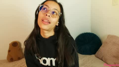 Snapshot of samyonichan chatting on 02/09/25, 04:25 Special show on 17 december and 23 UwU online show from 02/09/25, 04:25