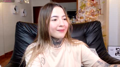 Snapshot of samyortiz_ chatting on 12/28/24, 02:43 Samy and Juan online show from 12/28/24, 02:43