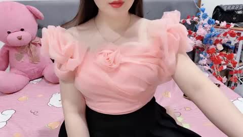 sanami_sian_ online show from 04/18/26, 02:32