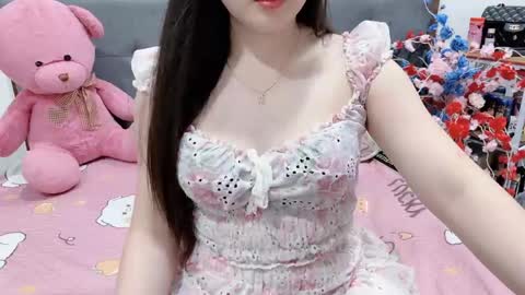 sanami_sian_ online show from 04/22/26, 01:52