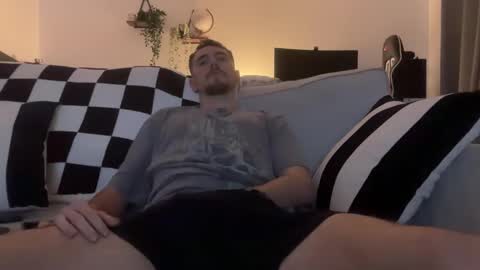 Snapshot of sandb250 chatting on 03/11/25, 10:31 sandb250 online show from 03/11/25, 10:31