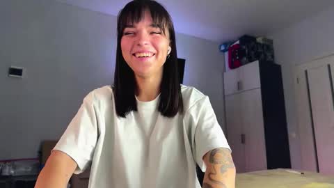 Lola online show from 12/03/25, 09:51