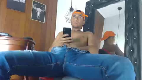 Snapshot of sander_ath chatting on 09/11/25, 12:49 Sander online show from 09/11/25, 12:49