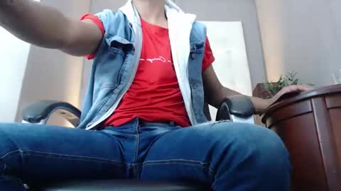 Snapshot of sander_ath chatting on 10/01/25, 01:17 Sander online show from 10/01/25, 01:17