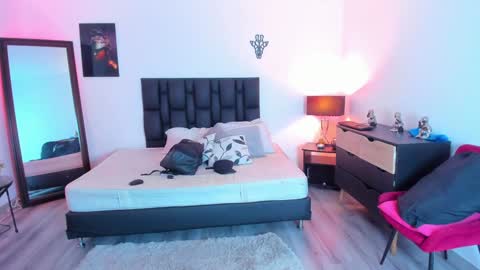 MilaSander online show from 12/04/24, 03:37